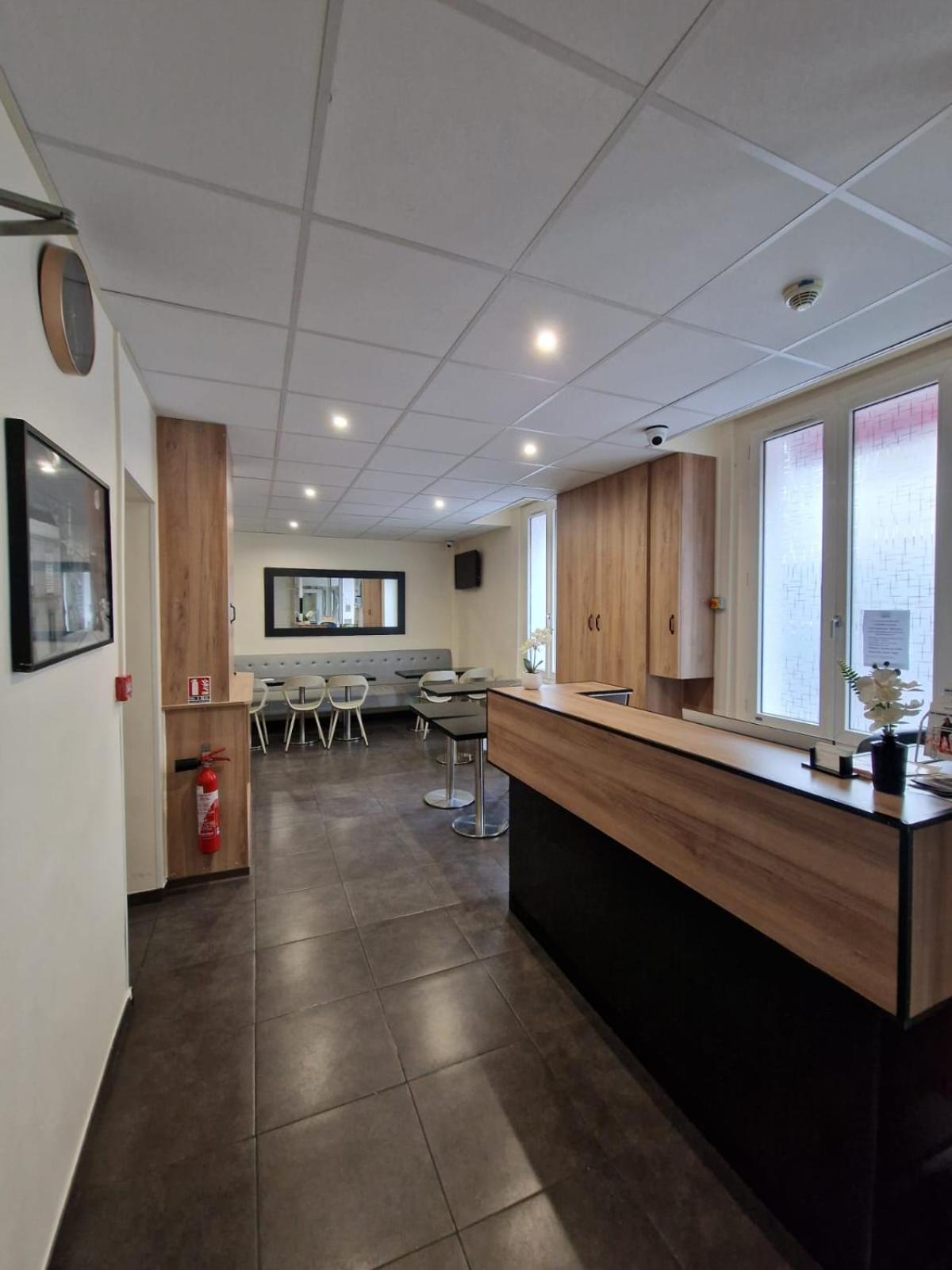 D'anjou Hotel Levallois-Perret
