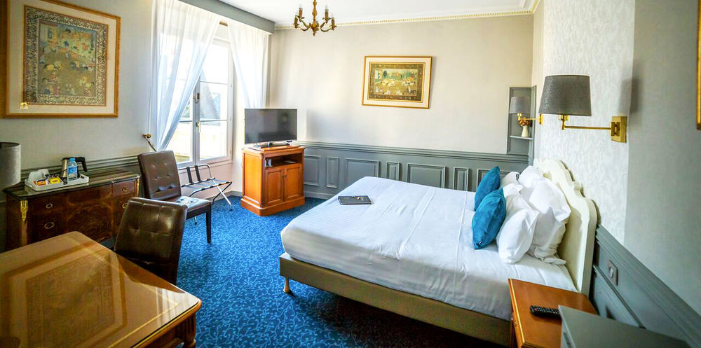 Hotel D'anjou 2*
